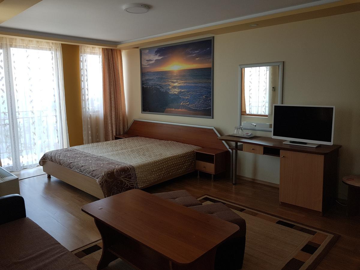 Guest House Ianis Paradise Nesebar Buitenkant foto