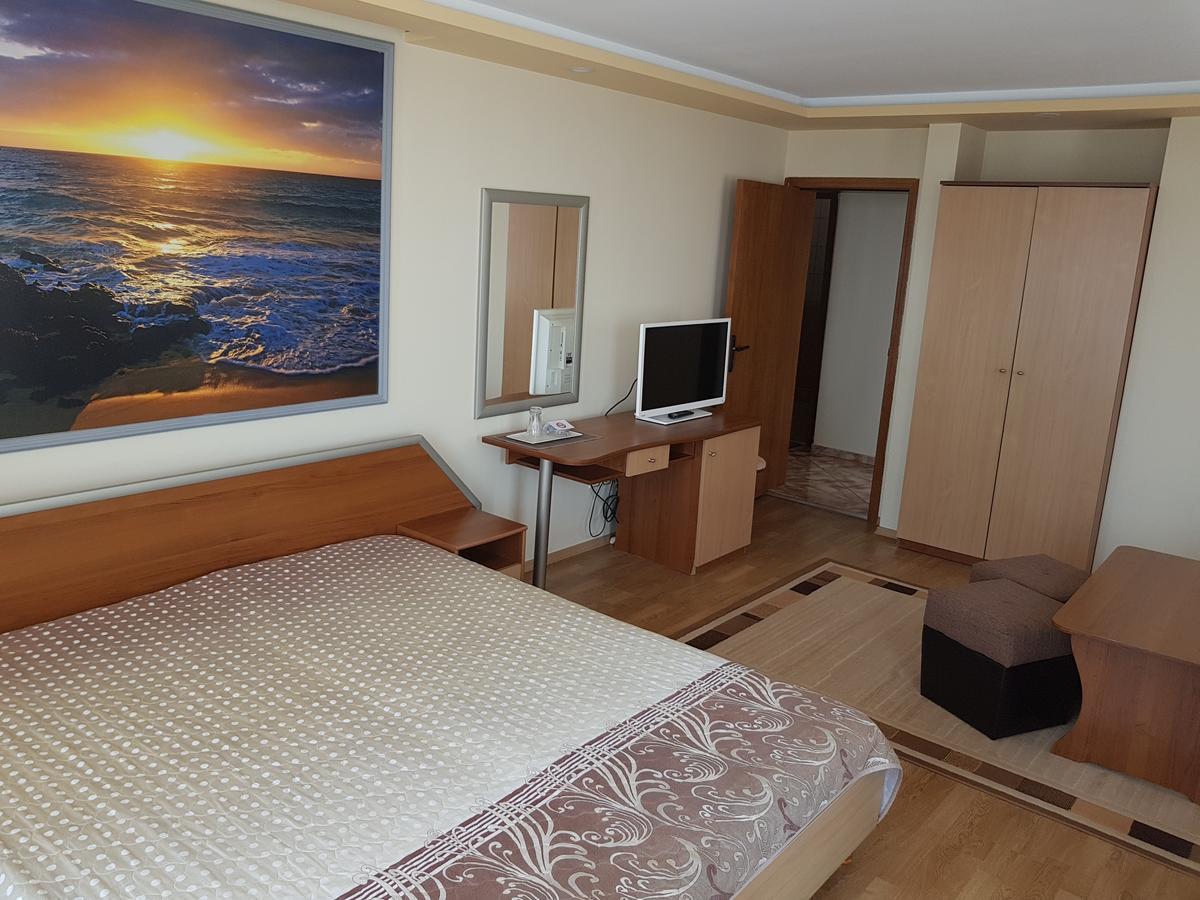 Guest House Ianis Paradise Nesebar Buitenkant foto